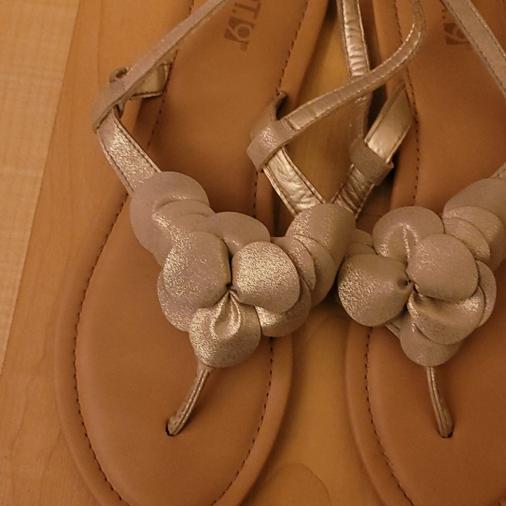 Sandals - Picture 2 of 3